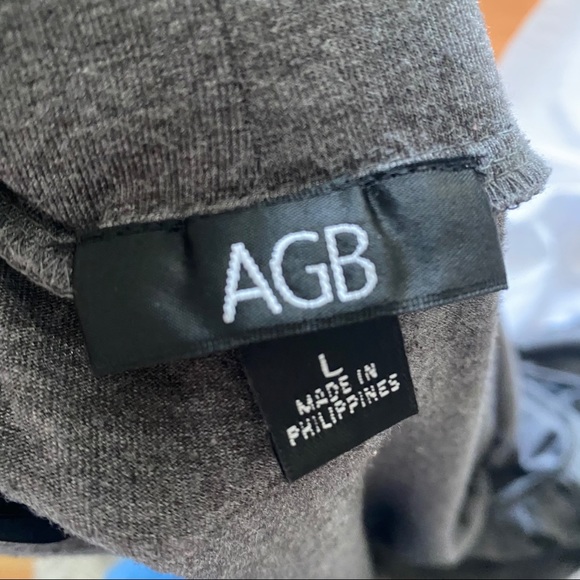 3/$25 🌷 Grey Ruffle and Bell Sleeve Cardigan - Picture 4 of 4